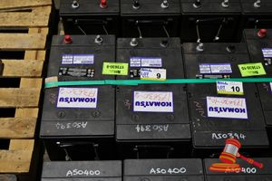 9 · 2 X KOMATSU BATTERY, 12V, 58D0601190, RC 440, CCA(A): 1425, REF.CA @0C; 1755, (UNTESTED), APPROX; 480MM D X 260MM W X 230MM H
