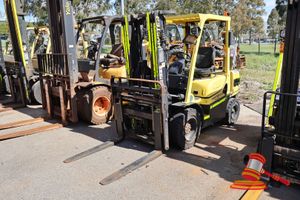 18 · 2013 HYSTER FORKLIFT, MODEL: H3.0TX-98, 3.0 TONNE CAPACITY, SN:B466R13441L, COLLISION AVOIDANCE CAMERA SYSTEM, NON RUNNER, ELECTRICAL PROBLEM, HOURS NOT SIGHTED, NO KEY, SOME MARKS AND SURFACE RUST, FORK POSITIONER ATTACHMENT: 1070mm SS Crrg + 1070 Forks. Asset # FL1139