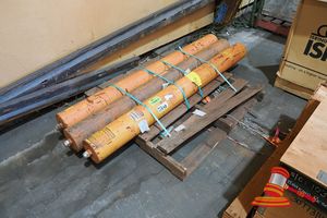 110 · HYDRAULIC ACCUMULATOR x 3, 396-4129, CATERPILLAR