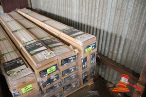 Perma Timber Quickboard Ceiling/Wall Lining - Castellated Profile. Pvc - Arctic White Finish. Easy Instal, Maintenance Free. Size 210 X 2700 X 21mm. 2 Boards Per Pack X 16 Packs (Approx 18.1m2). Unused. Note: Not Suitable For Use In Direct Sunlight Or Strong Reflective Light