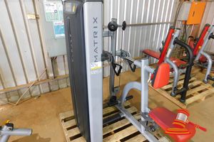 31 · MATRIX VERSA DIVERGING SEATED ROW - MODEL# VS34P (ASSET# 31)