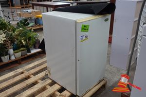 10 · 1 X WESTINGHOUSE BAR FRIDGE, MODEL: RA140S-R, SN:93901375, 140L, APPROX; 500MM D X 440MM W X 810MM H, UNTESTED, ON A PALLET