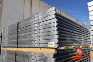 10 X 2.1m X 1.8m Portable Cattle Panels, Poss Unused Bag Bolts Etc Attached.