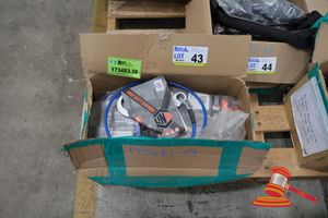 43 · 1 BOX WITH APPROX 8 X LINQ SHOCK ABSORBING WIRE LANYARD, SINGLE LEG, SNAP HOOK TO DOUBLE ACTION SCAFF HOOK, MODEL: WLSA1SNSDSR, (UNUSED. BOXED)