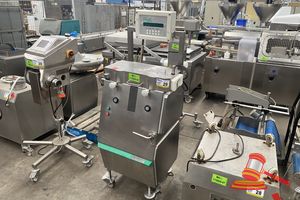 29 · VEMAG TM203 LINK CUTTER. MOBILE. STAINLESS STEEL. 3 PHSE (PLUG). APPROX; 700 X 600 X H1800MM. (UNTESTED)