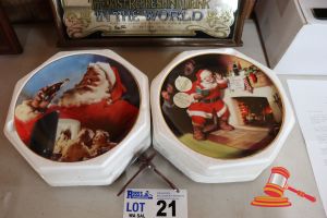 21 · 2x ASSORTED VINTAGE COCA-COLA SANTA PLATES