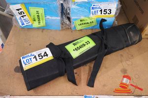 154 · 9PCE KNIFE WRAP W/KNIVES