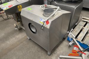 31 · 2011 VERPACKUNGSSYSTEME SUCTION UNIT. MODEL: VC999. STAINLESS STEEL. 3KW, 400V/50HZ. 3 PHASE HARD WIRED. APPROX; 70CM W X 70CM D X 80CM H. SOME MARKS. (UNTESTED)