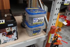 202 · BUNDLE WITH 2x TUBS OF JACK CHAINS AND REEL OF GALVANISED CABLE