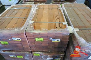 39 · PACK OF JARRAH DECKING 86 x 19 x 900mm, FEATURE, 108 LM, PACK# 320028686, TRANSPORT DIMS - L 900 x H 450 x W 500.