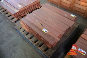 132 · PACK OF JARRAH DECKING FEATURE, 108 LM, 086 x 019,9.82M2 WITH 9.5mm GAP (PACK NO: 320026237) TRANSPORT DIMS PACK SIZE L900 x W520 x H450,