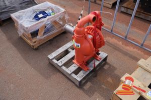 28 · 1 X WILDEN AIR OPERATED DOUBLE DIAPHRAGM PUMP, MODEL: M135380, ITEM: 08-13851, S/N: 0021454951, APPROX 300MM D X 380MM W X 800MM H, (MOUNTED ON TIMBER PALLET)