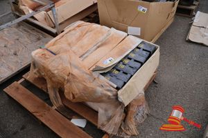 Approx 21 X Jaw Crusher Wear Parts, Marked Sp70, Black Rubber/Composite Material (Poss Unused, Boxed) (Ref; 169750-2)