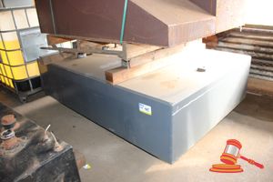 105 · UNDERSLUNG DIESEL TANK. GREY. APPROX 1900 X 1250 X 450 X 6MM