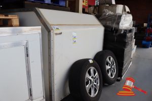 352 · INSULATED TRUCK BOX WITH OPEN REAR DOOR, APPROX 200 x 1210 x 1010mm