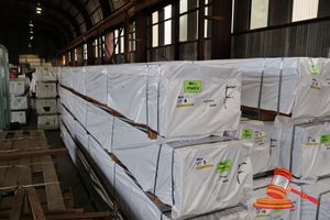 4 · JARRAH SKIP DRESSED, FEATURE, 100mm x 25mm, 409LM, TRANSPORT DIMS L5.7 x W500mm x D430mm, APPROX WEIGHT 800/900KG, RANDOM LENGTHS (PACK# 320029918)