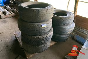 9 X ASSORTED 4WD TYRES. 8 X 225 70 R16, 1 X 245 60 R18. ASSORTED TREAD