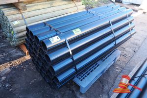 4 · HEAVY DUTY POLY EQUINE POSTS, 37 x 1.8M 125mm