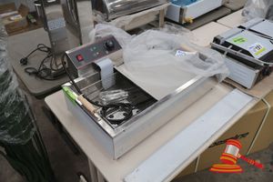 150 · DONUT FRYER 12LT (UNUSED)