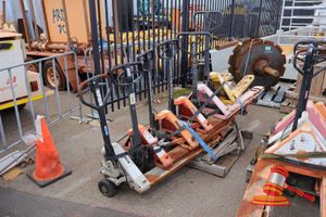 6 X Manual Pallet Jack, Includes: 1 X Bruder, 3000kg, 1 X Omax 2300kg, 4 X Various Others (Some Rust / Marks)