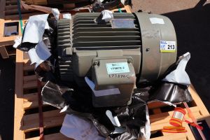 213 · 1 X TOSHIBA 3-PHASE INDUCTION MOTOR, HIGH EFFICIENCY, MODEL; D200L, 30KW, 415V, 52.1A, S/N:195029247 , UNTESTED (SOME RUST / WEATHERING), APPROX; 660MM L X 520MM W X 530MM H,ON A PALLET (PO:1004663648)