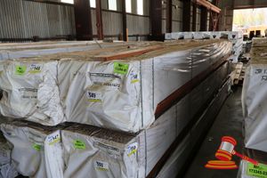 130 X 020 Decking Jarrah Feature Approx 438lm Random Lengths (Pack No -310001672) Transport Dims- L5.6mt X 500mm X 500mm