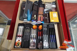 1 X TRAY OF ASSORTED DARTS