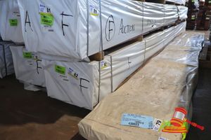 82 · PACK OF JARRAH SKIP DRESSE 100 x 25, FEATURE 408 LM, 1.020 M3, PACK# 320028615, TRANSPORT DIMS- 5.7 MT x H 450 x W 480.