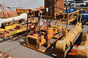 28 · 1 X WESTRAC ACCESS STAIRWAY, MODEL: 793F ACCESS 3281140MOD, STK:11-15920, YELLOW ANTI-SLIP TREAD, HYDRAULIC LIFT SYSTEM, APPROX 3M (VT DAMAGED)