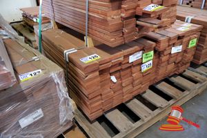125 · PACK OF JARRAH DECKING FEATURE, 108 LM, 086 x 019, 9.82M2 WITH 9.5mm GAP (PACK NO: 320026165) TRANSPORT DIMS PACK SIZE L900 x W520 x H450,