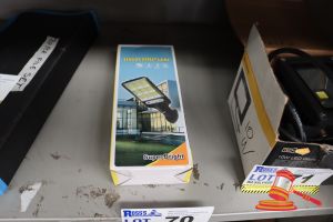 SUPER BRIGHT SENSOR STREET LAMP, UNTESTED