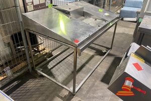 47 · STAINLESS STEEL MOBILE TABLE WITH ANGLED TOP SECTION AND DRAIN TRAY. APPROX; 1.4M W X 85CM D X 85CM - 1M TALL