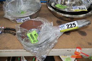 225 · 3 x BLACK IRON FRY PAN 20CM