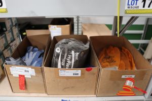 174 · 3x BOXES OF ASSORTED GLOVES, SIZE: 10