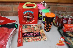 334 · BUNDLE WITH COCA-COLA CUPS, RULER, CALENDAR