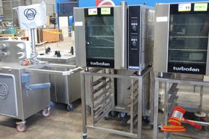 Moffat Turbofan E32d4 Electric Turbofan Convection Oven On Mobile Stand. Sn 707101. 240v (Hard Wired), Approx 750 X 850 X H1600mm. Untested. 1 X Handle Damaged