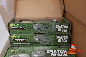 422 · BOX OF IRONMAN 4x4 SNATCH BLOCK, 8000kgs