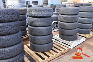 45 · 5 X TYRES WHICH INCLUDE; BRAVO A/T MAXXIS 771N, 265/70R18 116T AND HANKOOK DYNA PRO AT2, 275/60R20 115T, SILVER RIMS, 6 HOLE,SOME MISSING CENTRAL HUB CAP, POSS OTHERS, ON A PALLET
