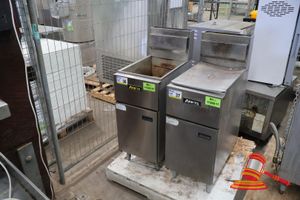 36 · 1 X ANETS COMMERCIAL DEEP FRYER, MODEL: SLG40, SN:G14GC041679, 19.4L TANK CAPACITY, NATURAL GAS, STAINLESS STEEL, UNTESTED (SOME MARKS / USED CONDITION)