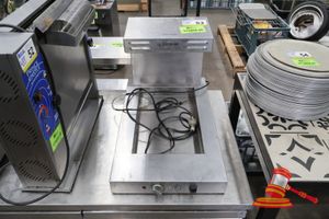 53 · 1 X CULINAIRE CHIP DUMP, BENCH MOUNT, MODEL: CH.CD.B.1 1 A, SN:SPCU16090950, 240V, 50HZ, 5.1A, UNTESTED (SOME MARKS), CRUSHED CABLE, APPROX; 460MM W X 750MM D X 410MM H
