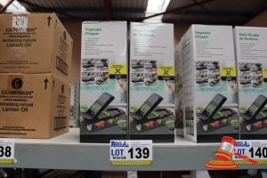 139 · 4x VEGETABLE CHOPPERS (NEW)