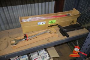47 · 2 X JBS 41MM METRIC RING & OPEN END COMBINATION SPANNER, DROP FORGED STEEL, 2 X JBS PIPE WRENCH 900MM (36"), 3 X LARGE HEX KEY/ALLEN KEY, BLACK OXIDE FINISH, APPROX 450MM (POSS UNUSED, BOXED)