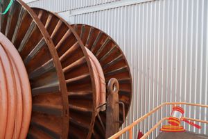 2 · 1 X CABLE REEL, OLEX 80MM 3C ORANGE CABLE ON STEEL DRUM, APPROX 2.4M DIAMETER (SOME MARKS)UNKNOWN QUANTITY LEFT ON ROLL (IRIS-WHEATSTONE)