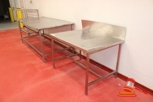70 · STAINLESS STEEL INFILL BENCH WITH SPLASH BACK. APPROX 1200 X 900 X H820MM