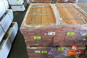 40 · PACK OF JARRAH DECKING 86 x 19 x 900mm, FEATURE, 108 LM, PACK# 320028694, TRANSPORT DIMS - L 900 x H 450 x W 500.