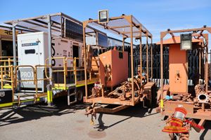 56 · 1 X UON POWER AIR WATER HEADWORKS TRAILER, SN:UON 002, MASS:4500 KG, DATE:DEC 2013, INCLUDES SOLAR PANELS, DUAL AXLE, PROTECTIVE CAGE, FLOW METER, HYDRAULIC COMPONENTS,RING HITCH (SOME MARKS)ASSET 17R5589