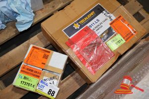 1 X Tecalemit Follower For Pstn (Ps.Tank), Model: V22911.Ls, Level Switch, 2 X Stuccoing-F-A17 3/4 Bsp-H22, Hydraulic Coupling, In Boxes Ref - 4975311860 (S44#4975311860, Dr# 1798, Cape Lambert) (S44#4975311635, Dr#1799, Dampier)