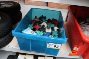 92 · TUB WITH ASSORTED ELECTRICAL SINGLE-POLE MOUNT CONNECTORS