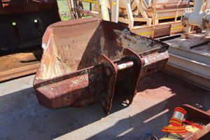 43 · 1 X TRAPEZOIDAL EXCAVATOR BUCKET, , (HEAVY RUST / WEAR)