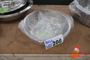 206 · S/S CHINESE COLLANDER 28CM